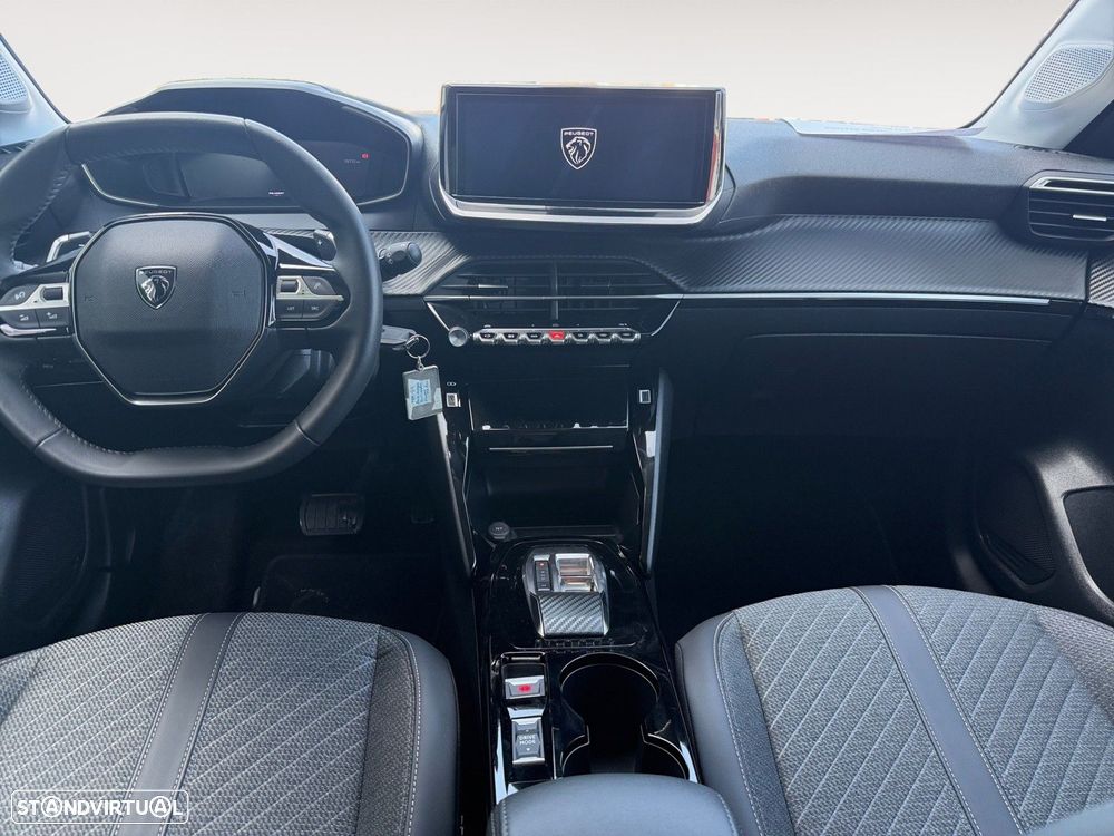 Peugeot 208 - 10