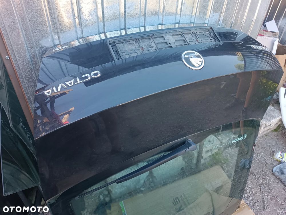 SKODA OCTAVIA III 2013R KLAPA BAGAŻNIKA Z SZYBĄ CZARNA HB LF9R 1Z17 - 2