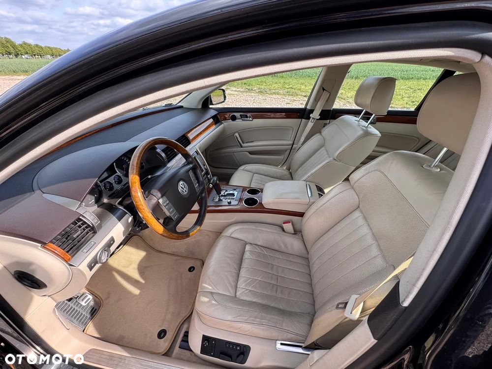 Volkswagen Phaeton - 8