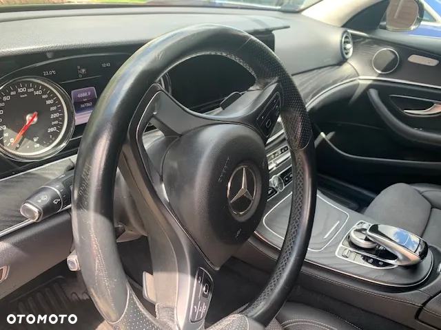 Mercedes-Benz Klasa E 220 d 4-Matic 9G-TRONIC - 10