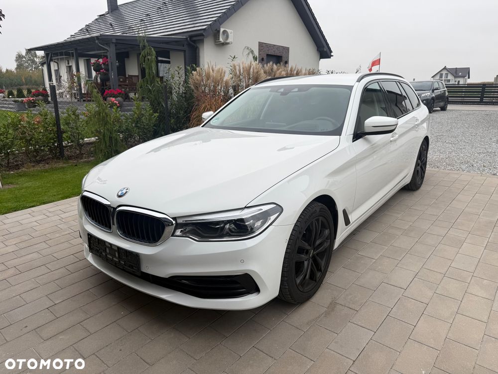 BMW Seria 5 2019 photo 2