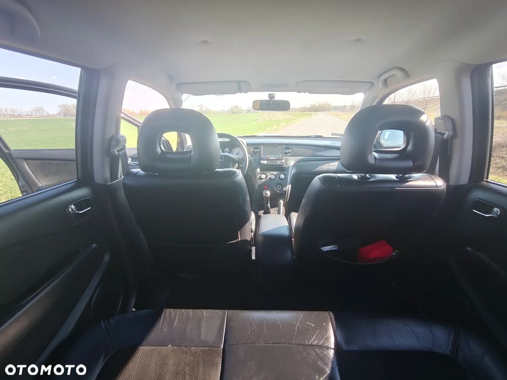 Mitsubishi Outlander 2.0 Turbo - 11