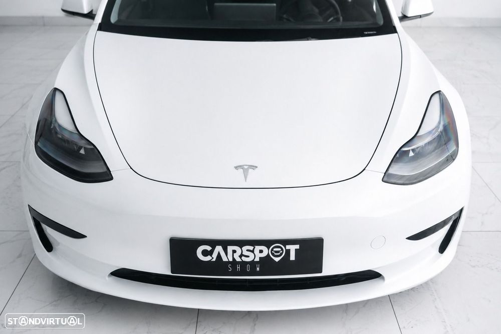 Tesla Model 3 - 4