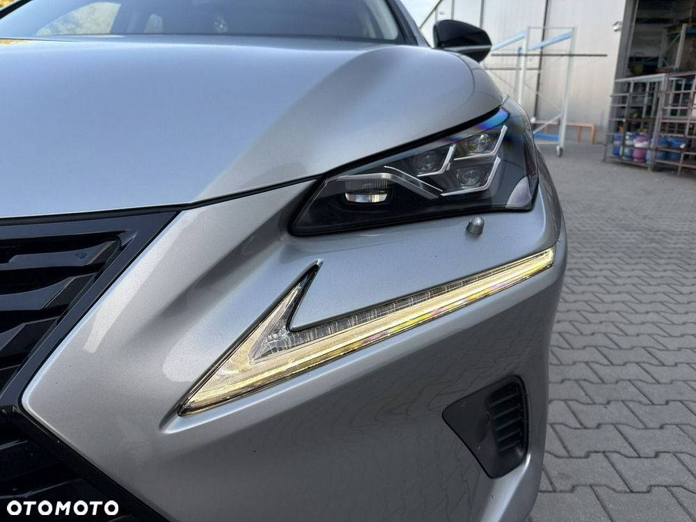 Lexus NX 300h F Impression AWD - 9