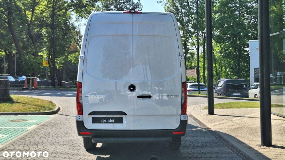 Mercedes-Benz Sprinter - 5