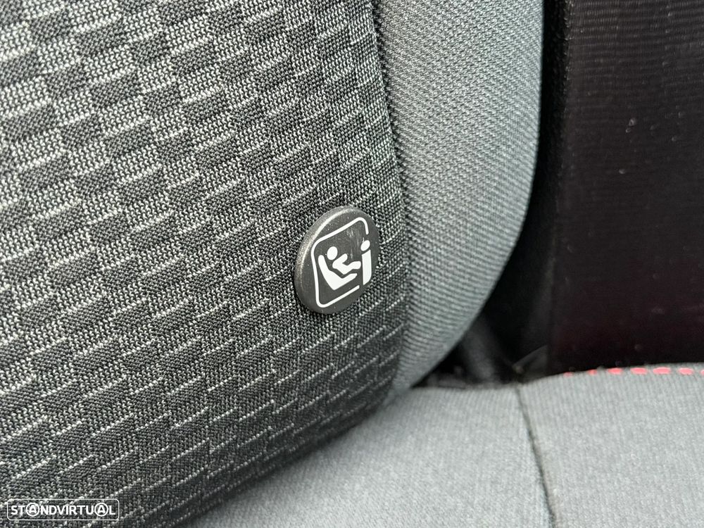 Ford Fiesta 1.0 EcoBoost S&S ST-LINE - 25