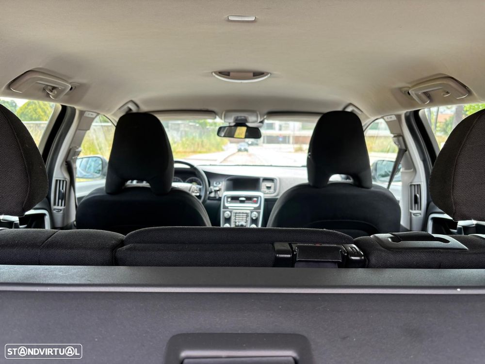 Volvo V60 DRIVe - 11