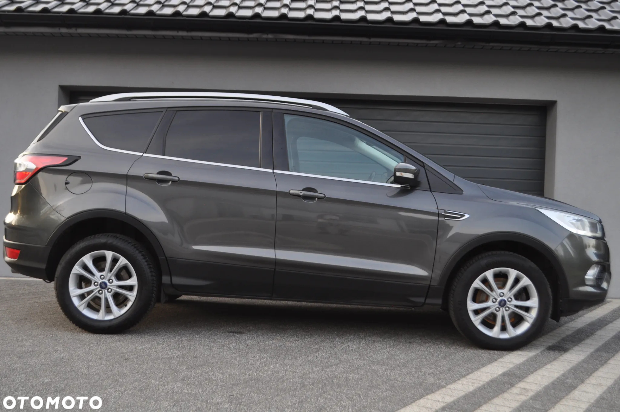 Ford Kuga 2.0 TDCi 2x4 Titanium - 29