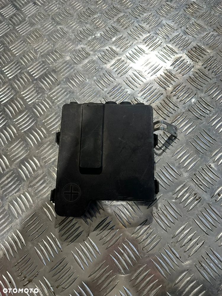 Skrzynka bezpieczników IVECO DAILY 14- 5801585968 - 1