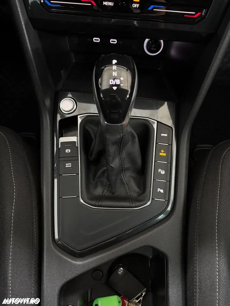 Volkswagen Tiguan - 14
