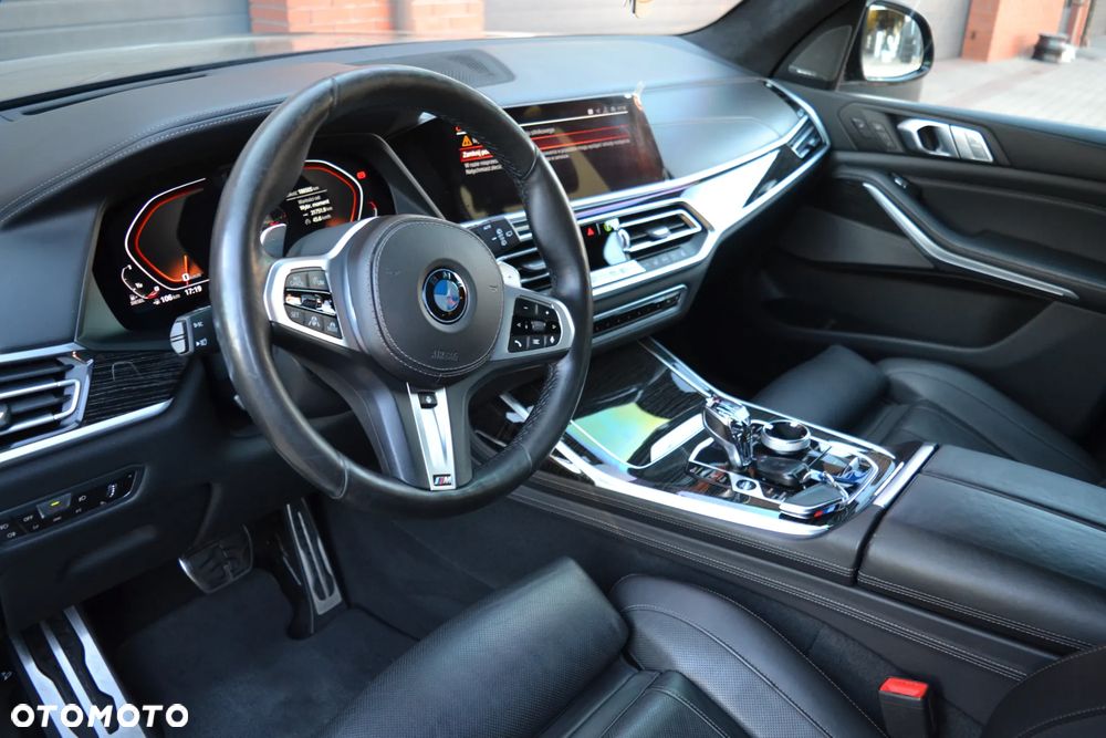 BMW X7 - 25