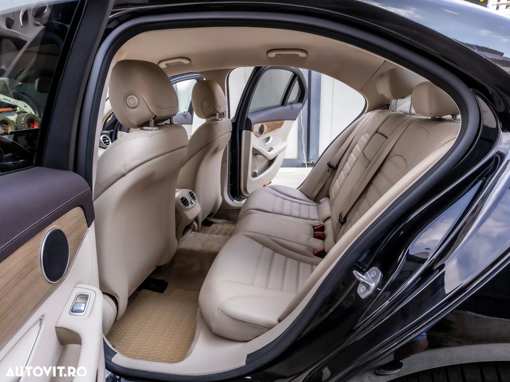 Mercedes-Benz C - 16