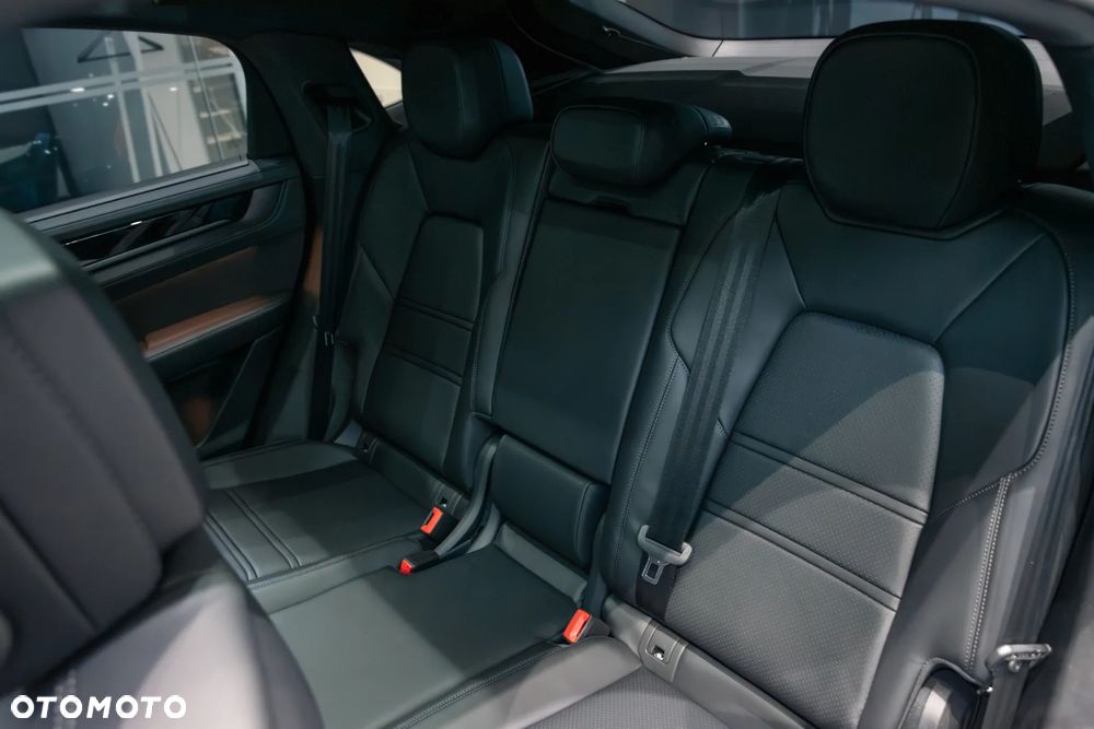 Porsche Cayenne E-Hybrid PHEV Black Edition - 27