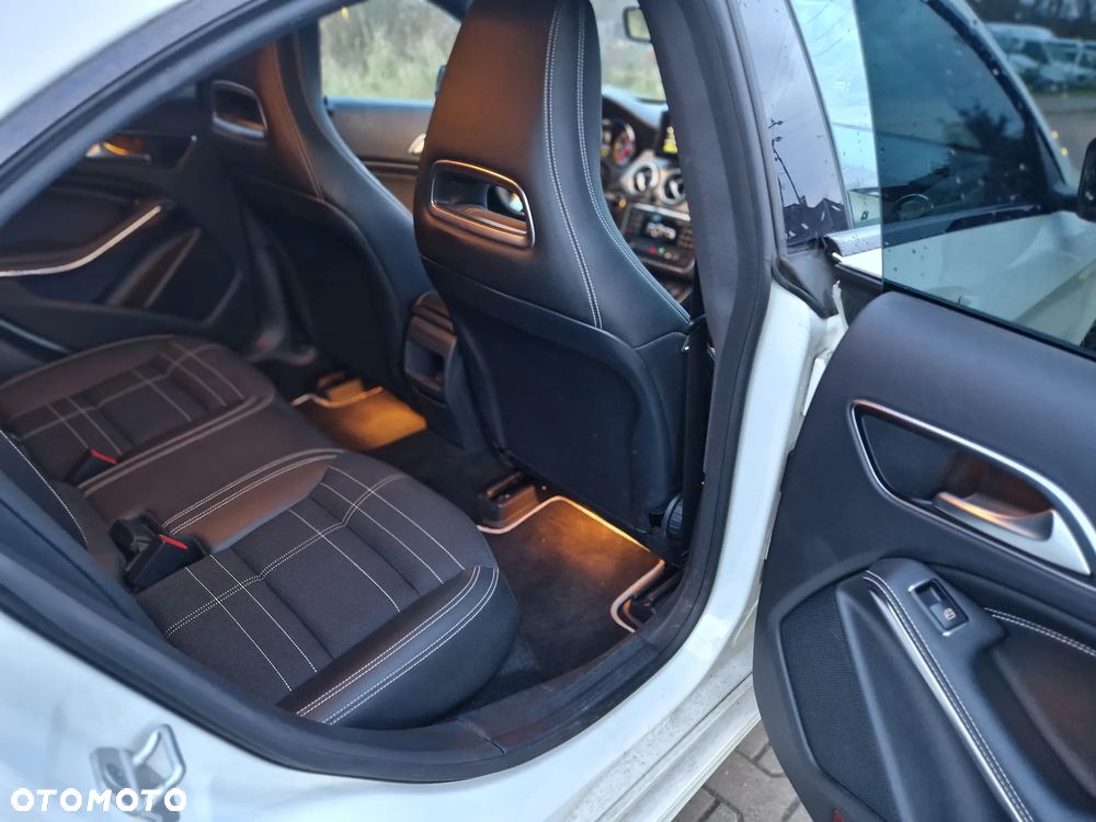 Mercedes-Benz CLA - 21