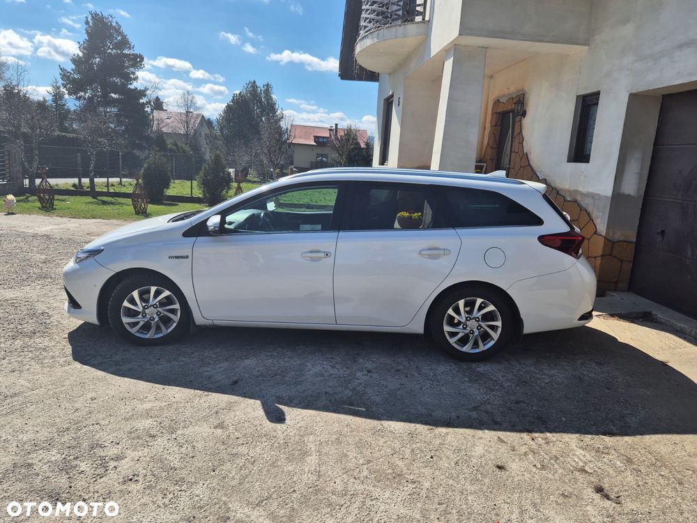 Toyota Auris Hybrid 135 Premium - 26