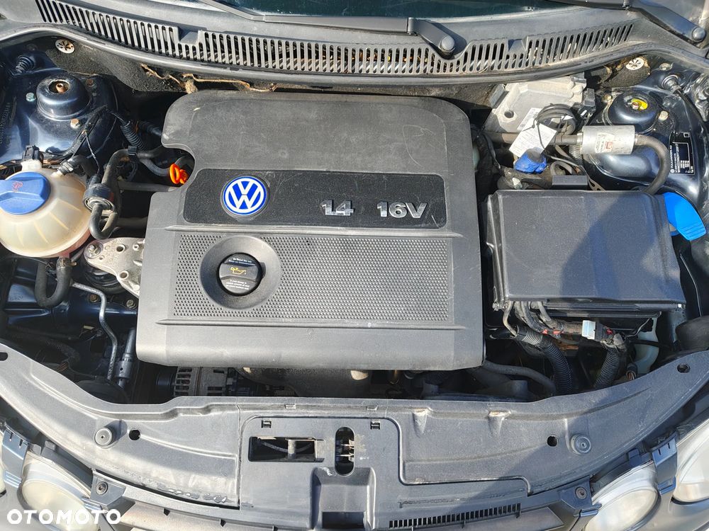 Volkswagen Polo 1.4 16V Comfortline - 9