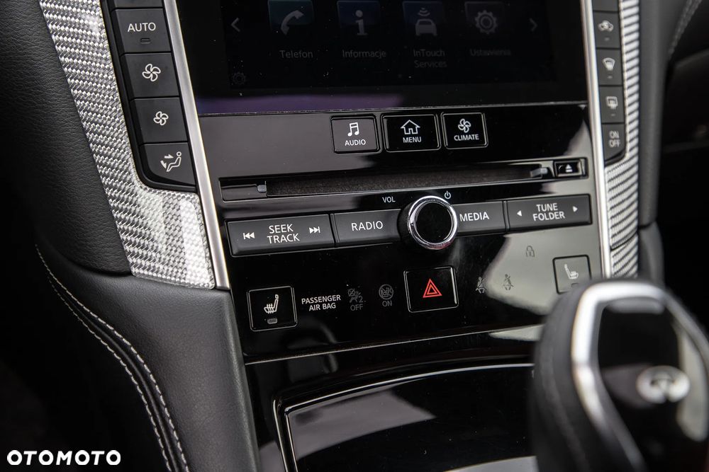 Infiniti Q60 2.0t Sport Tech - 17