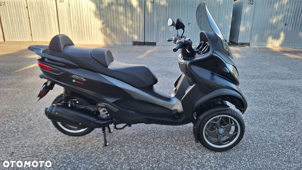 Piaggio MP-3 - 12