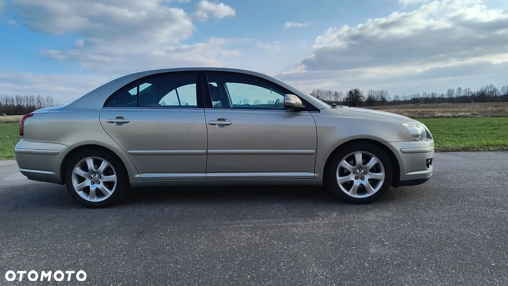 Toyota Avensis - 4
