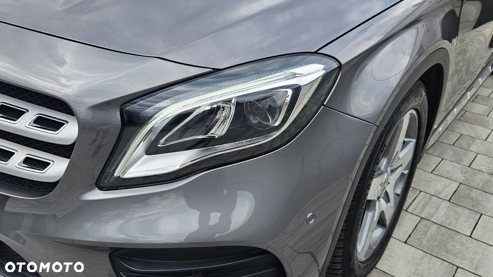 Mercedes-Benz GLA 200 7G-DCT AMG Line - 16