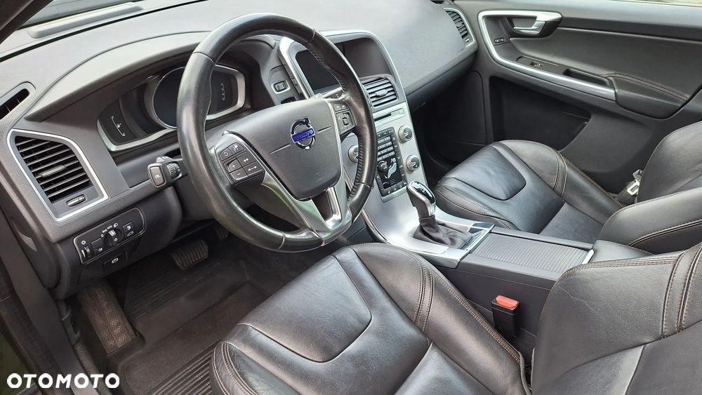 Volvo XC 60 D4 Geartronic Summum - 10