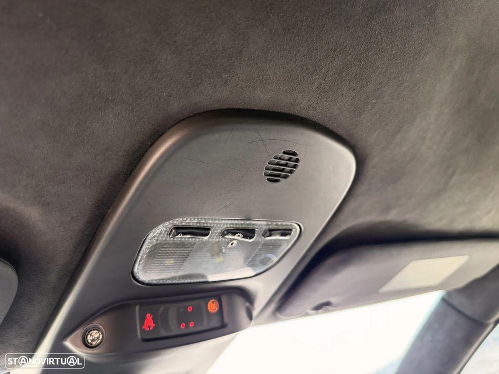 Peugeot RCZ 1.6 200 THP Red Carbon - 47