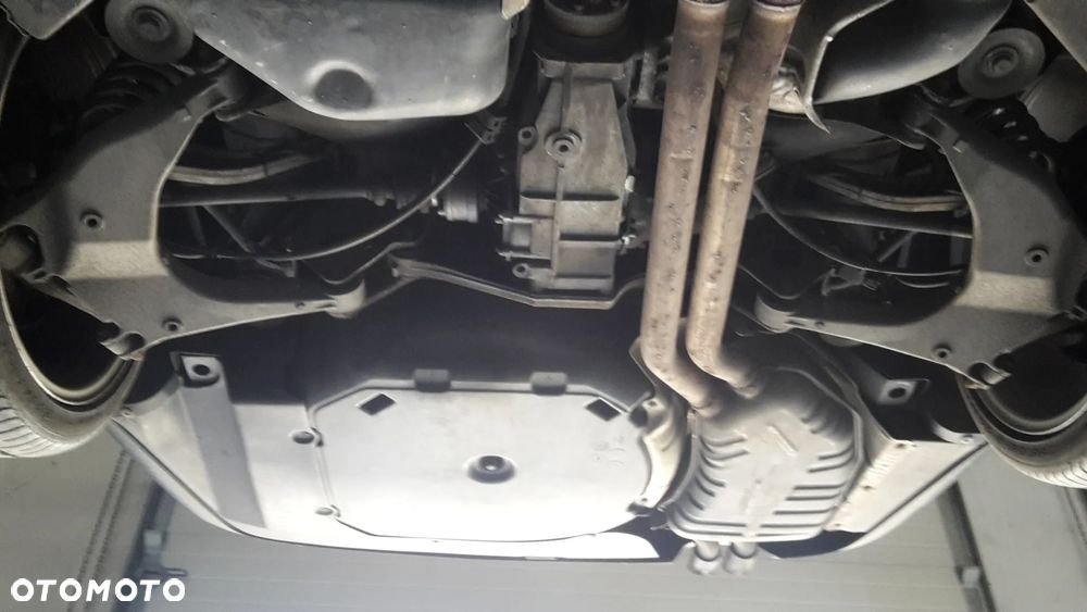 Audi A8 4.2 Quattro - 40