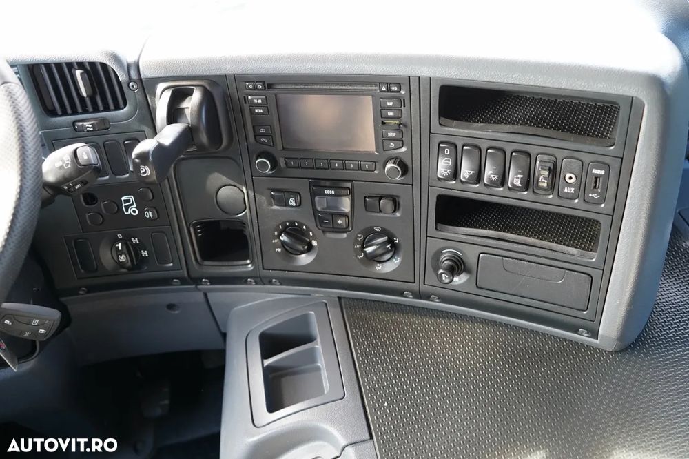 Scania P 410 / 6x4 / BASCULĂ - 6 M + HIAB XS 211 HDS / RADIOCOMANDĂ / EURO 6 / ROTARE / GRABĂ - 28