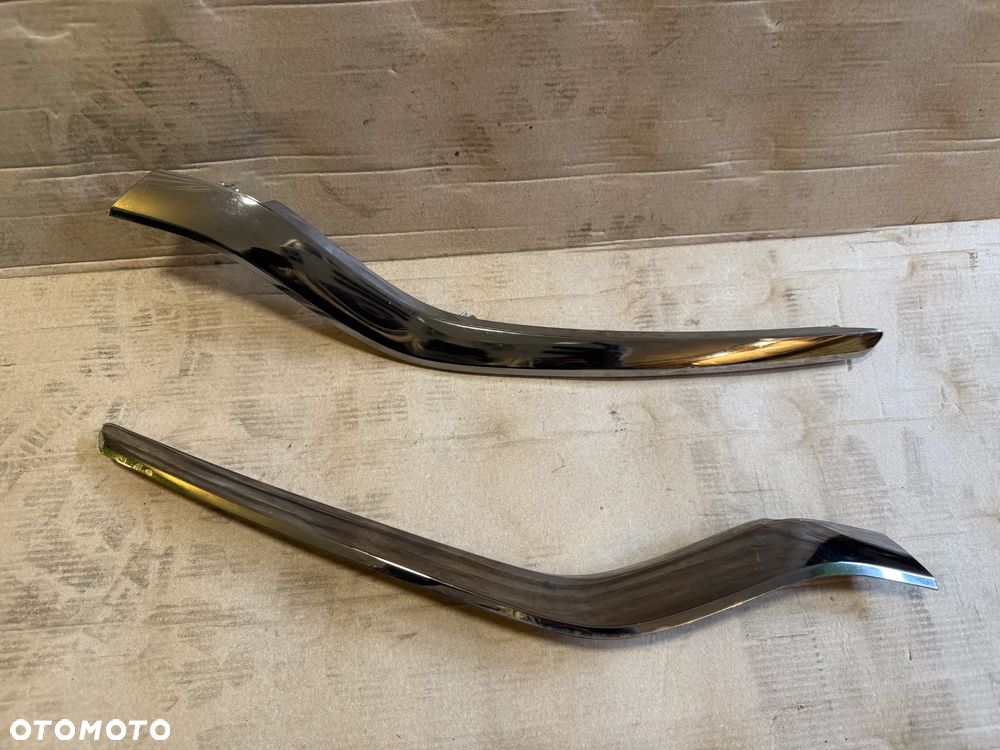 Listwa chrom pod lampę Renault Captur II lewa 620752010R prawa 620747303R OE - 1