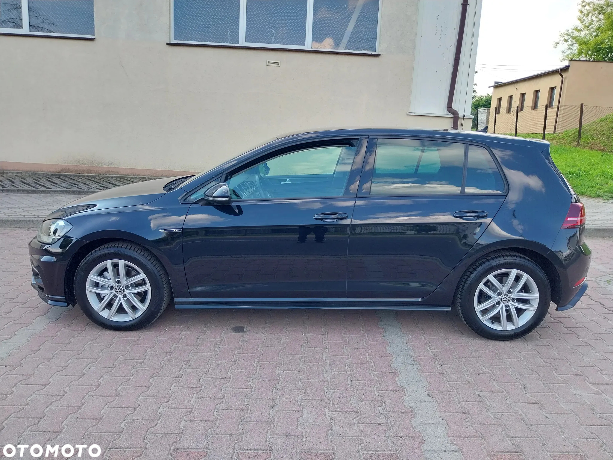 Volkswagen Golf 1.5 TSI OPF R-Line - 9