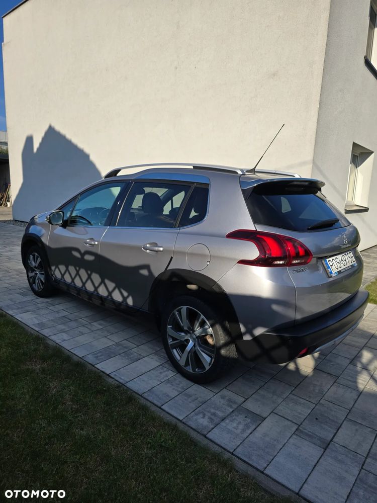 Peugeot 2008 1.2 PureTech Allure S&S - 6