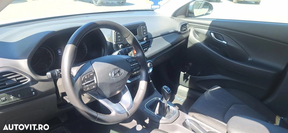 Hyundai i30 1.5 110CP 5DR M/T Comfort - 9