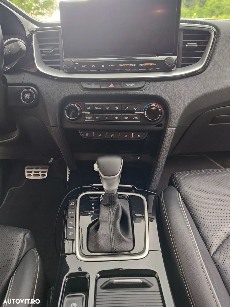 Kia Ceed 1.6 GDI DCT OPF Platinum Edition - 13