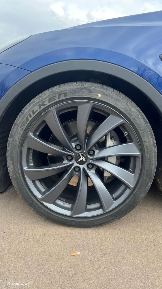 Tesla Model Y Long Range Dual Motor AWD - 8