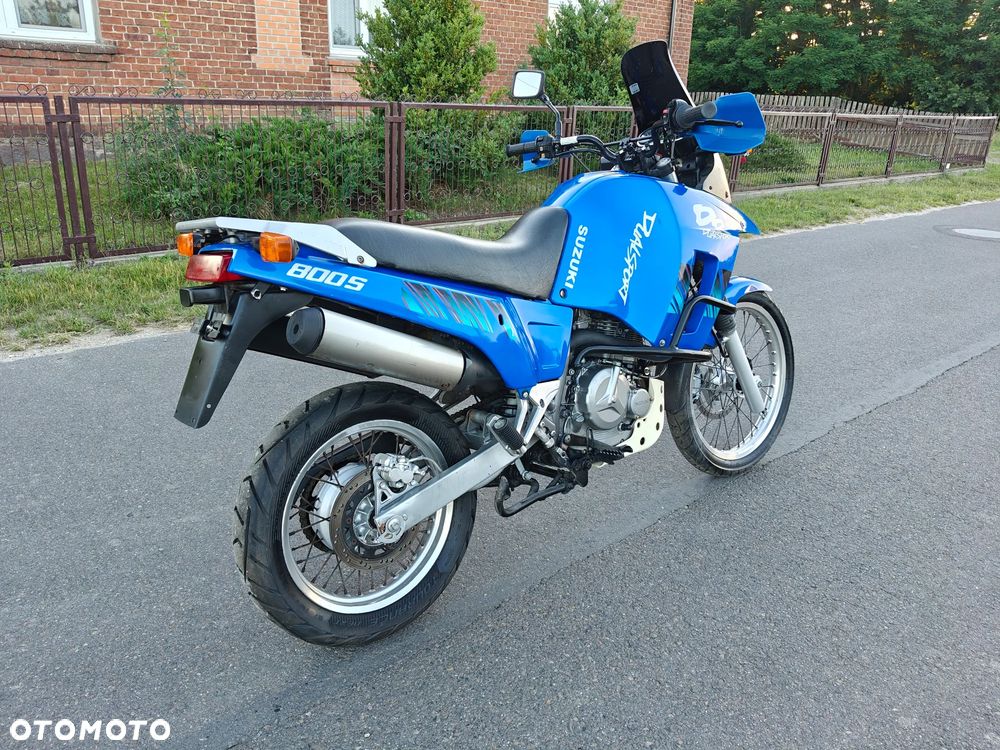 Suzuki DR - 8
