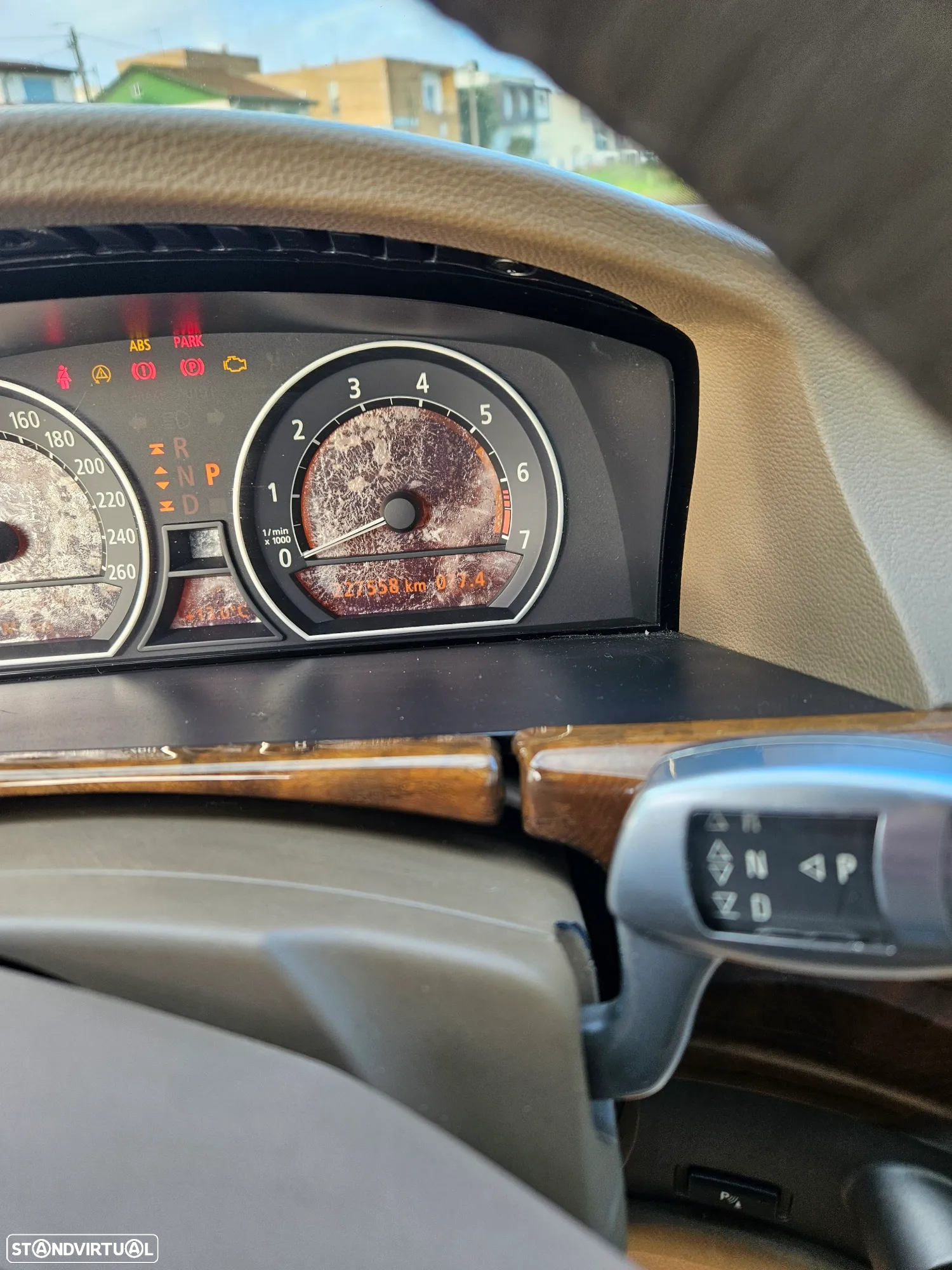 BMW 745 iA - 16