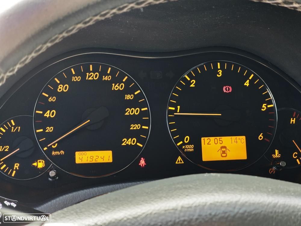 Toyota Avensis SW 2.2 D-4D Sol+P.Multimédia - 16