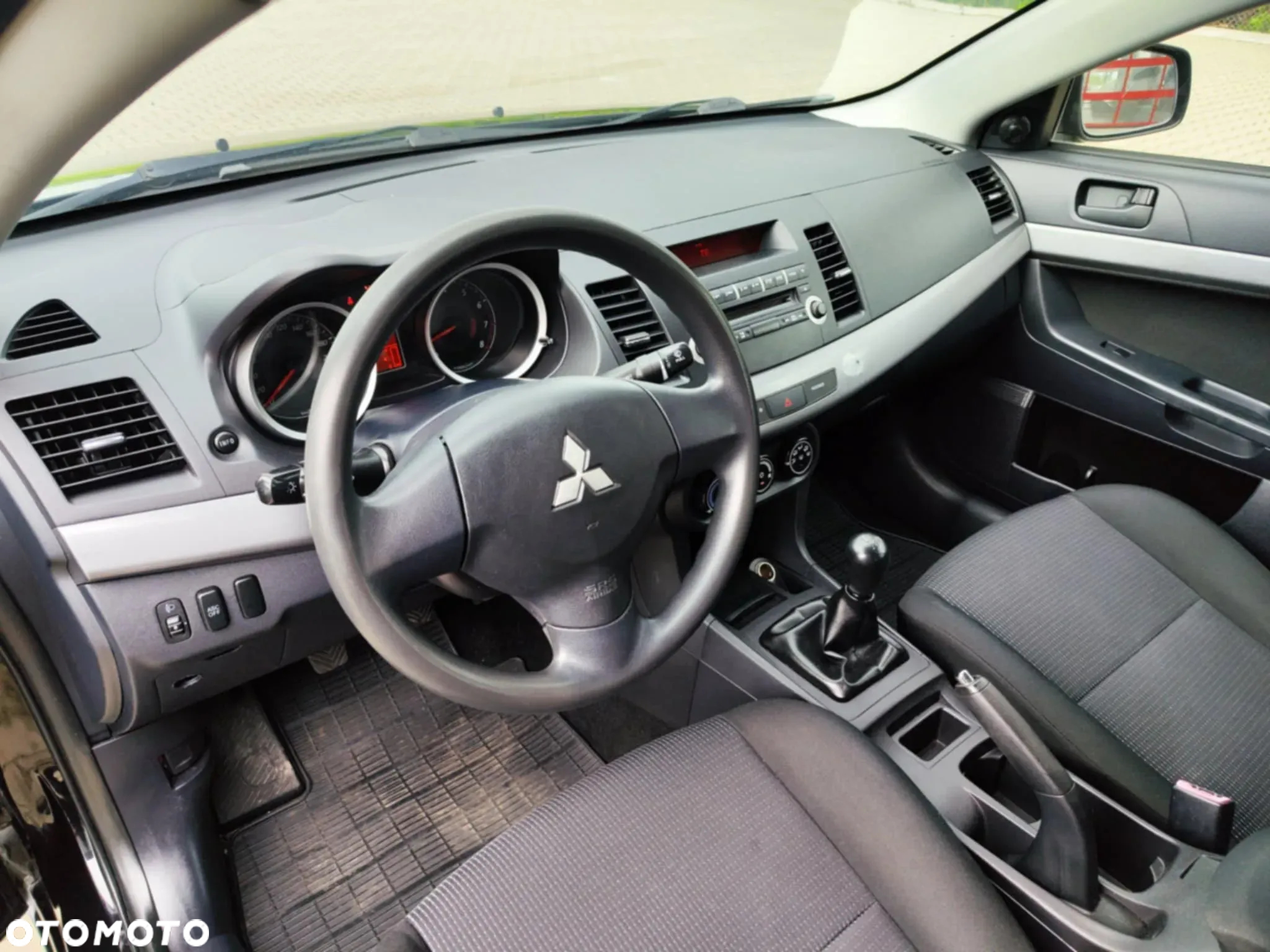 Mitsubishi Lancer 1.5 Inform - 23