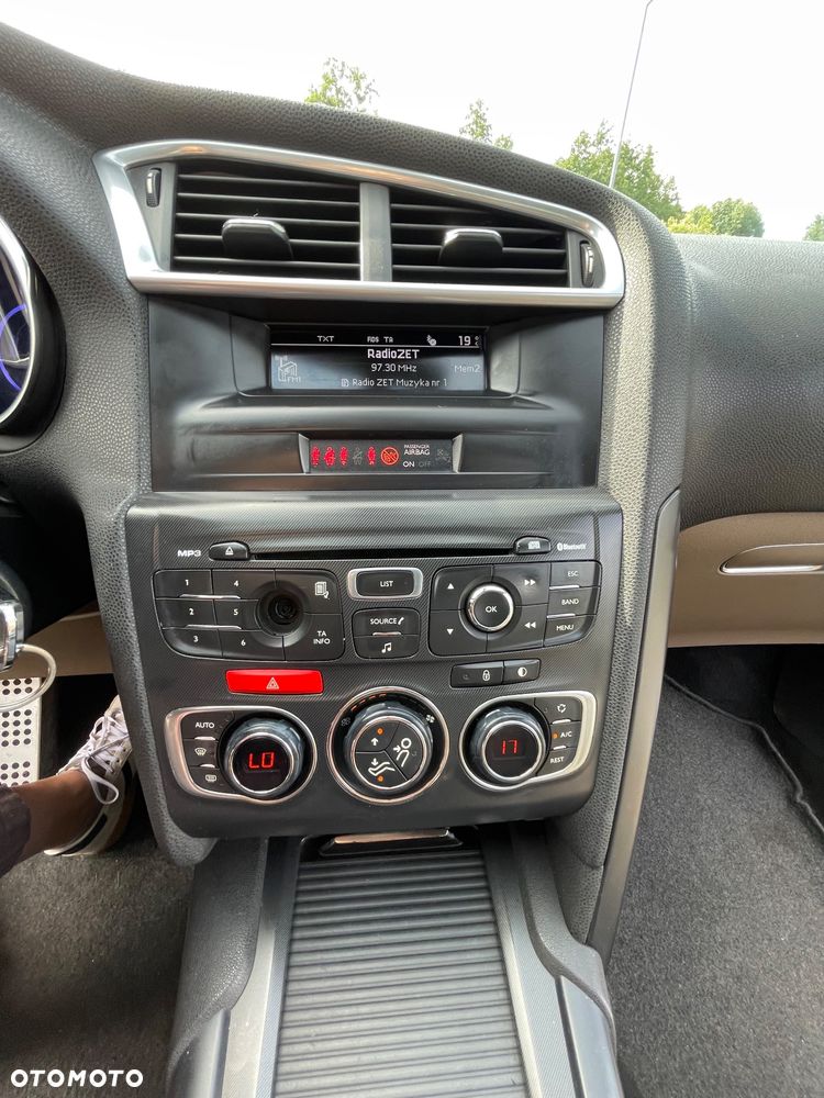 Citroën DS4 1.6 e-HDi SoChic MCP - 19