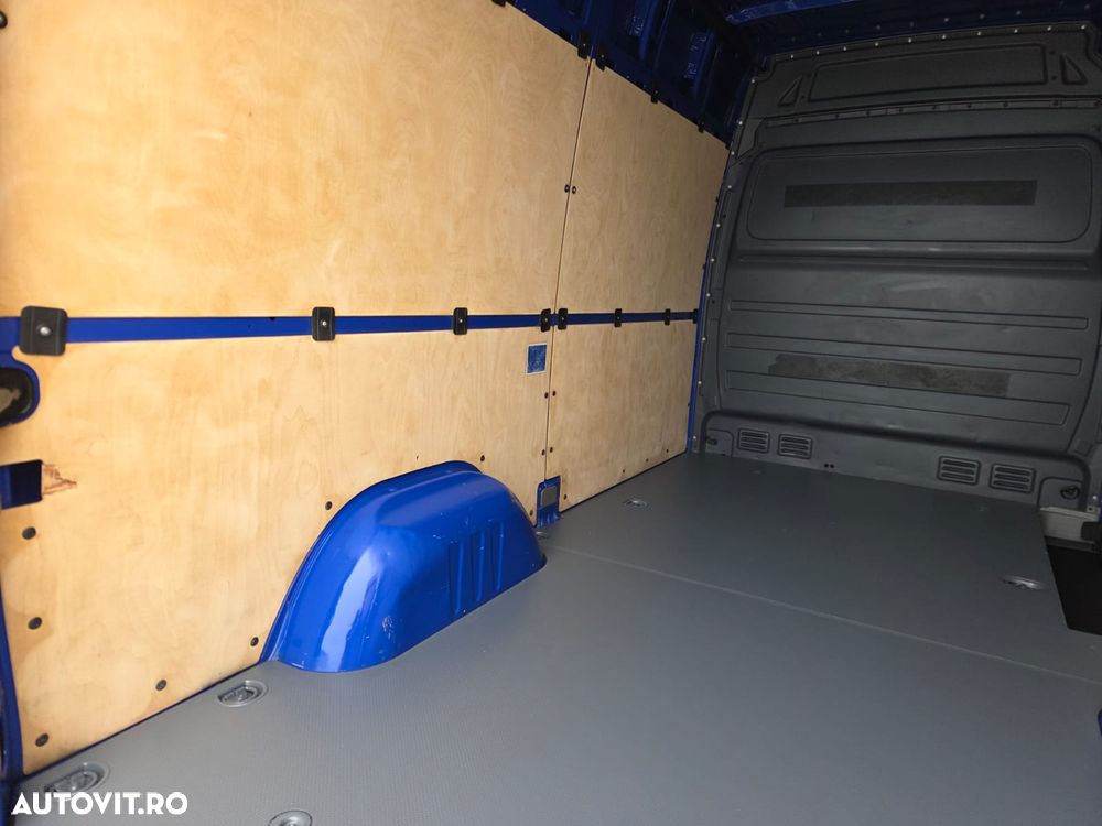Mercedes-Benz Sprinter L3H2 - 12
