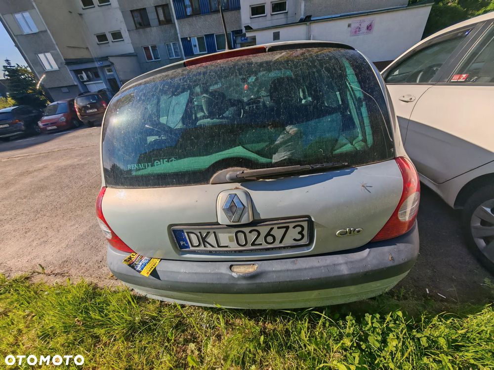 Renault Clio 1.4 16V Privilege - 6