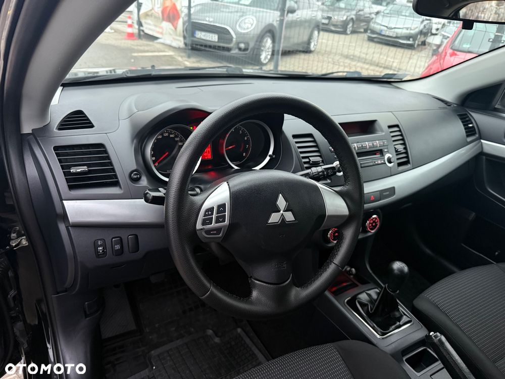 Mitsubishi Lancer - 23