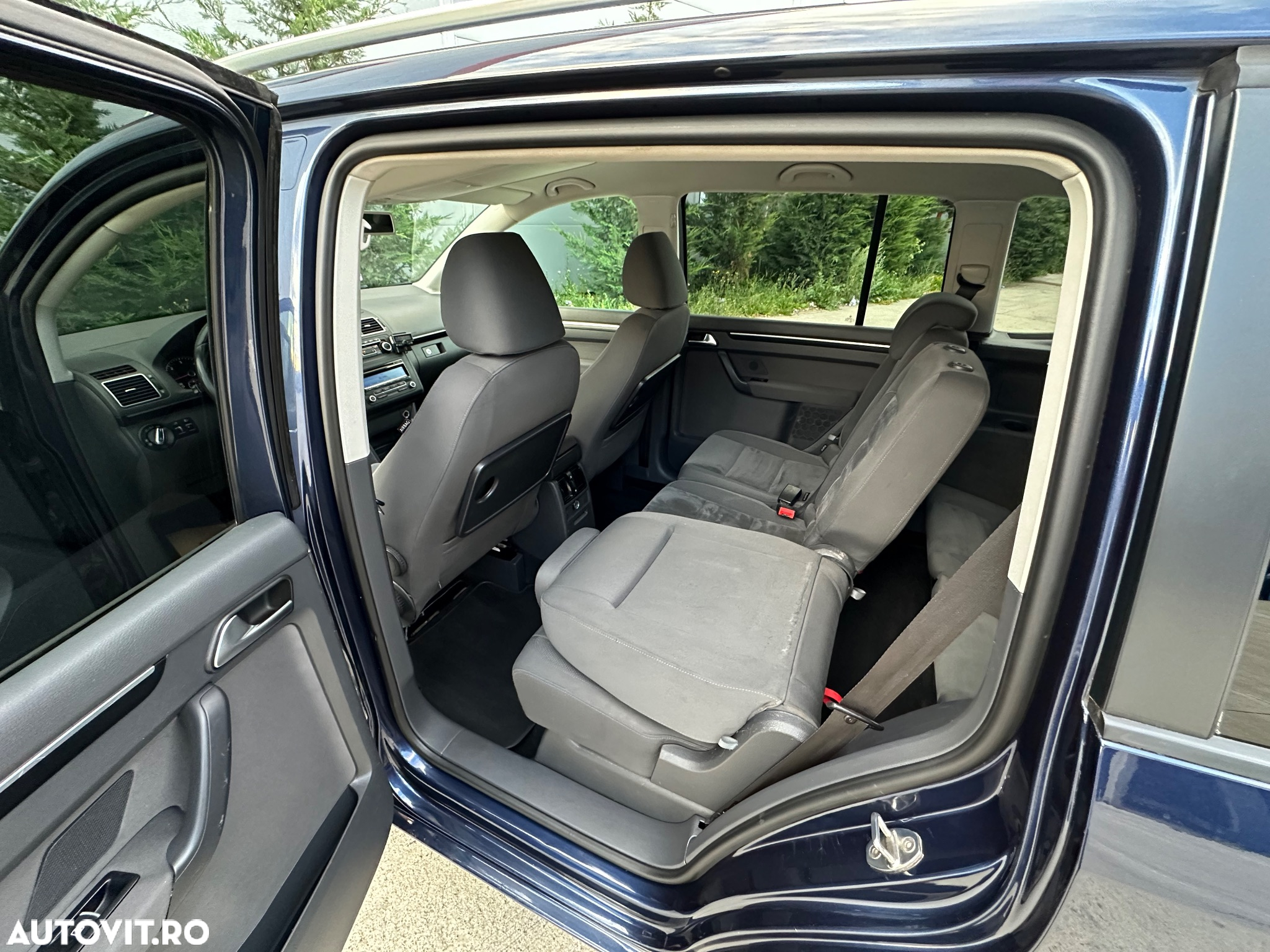 Volkswagen Touran 2.0 TDI DPF Highline - 13