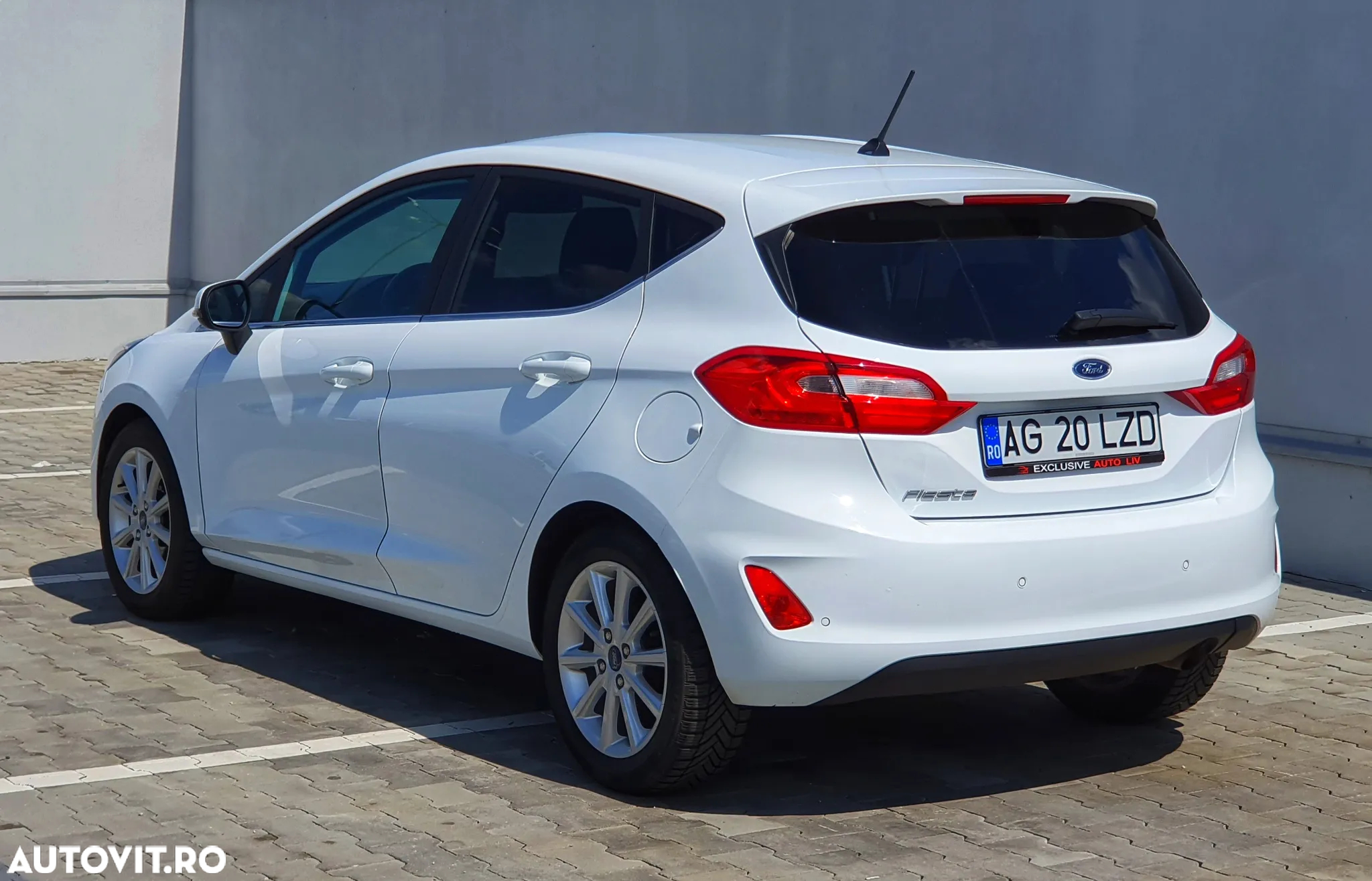 Ford Fiesta 1.0 EcoBoost S&S TITANIUM - 10