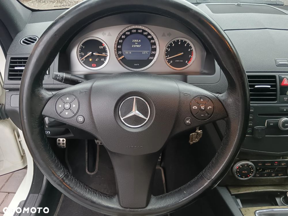 Mercedes-Benz Klasa C 200 Kompressor Special Edition - 14