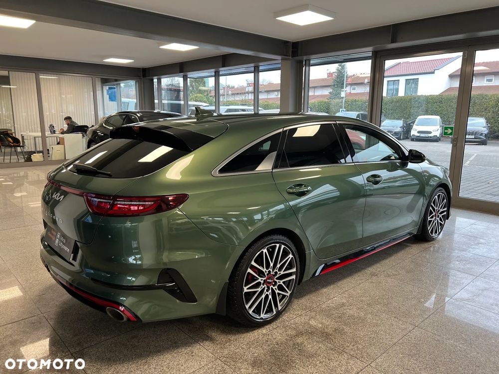 Kia ProCeed 1.6 T-GDI GT DCT - 17