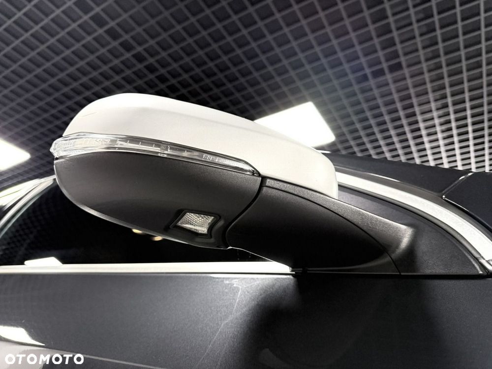 Volvo V60 D3 R-Design - 19