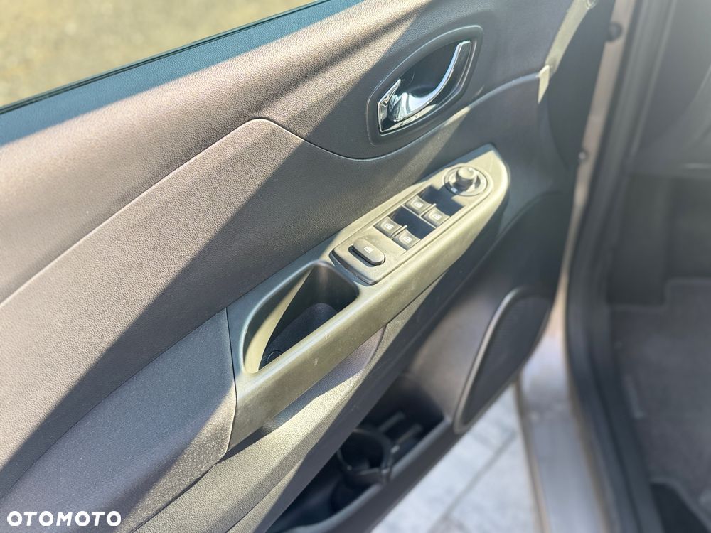 Renault Captur 1.2 Energy TCe Intens EDC - 9