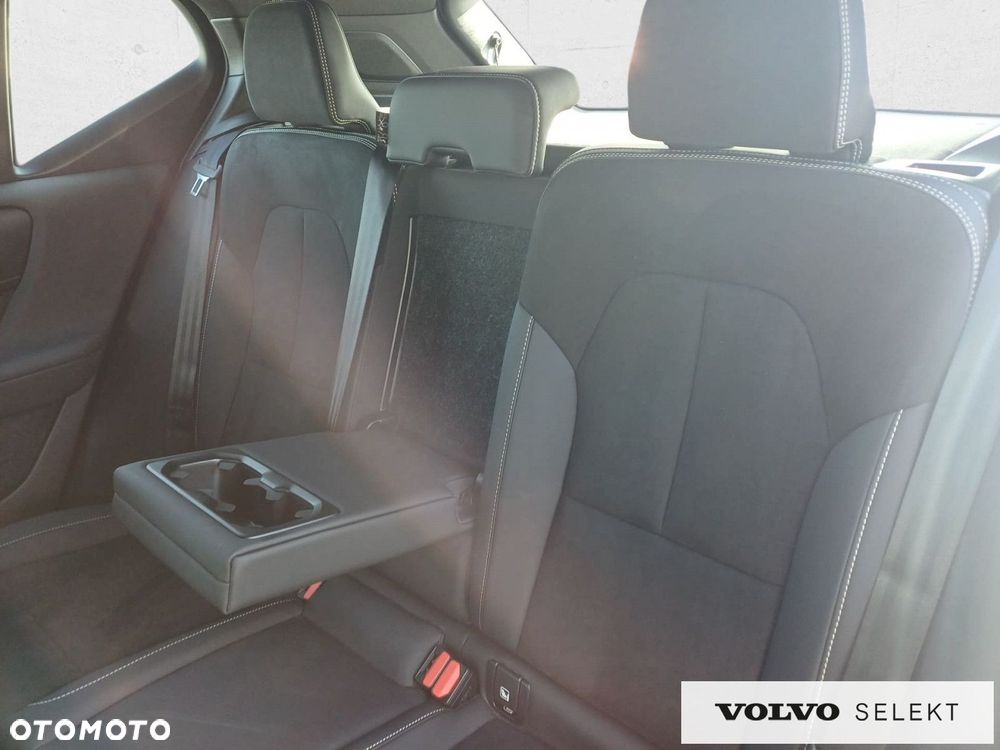Volvo XC 40 - 18