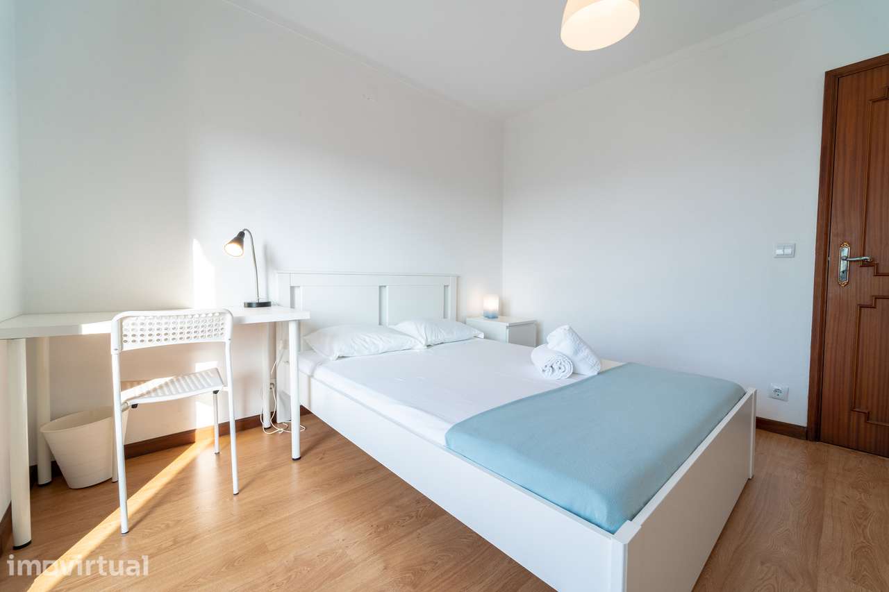 Quarto privado com varanda, em apartamento partilhado - Grande imagem: 5/11